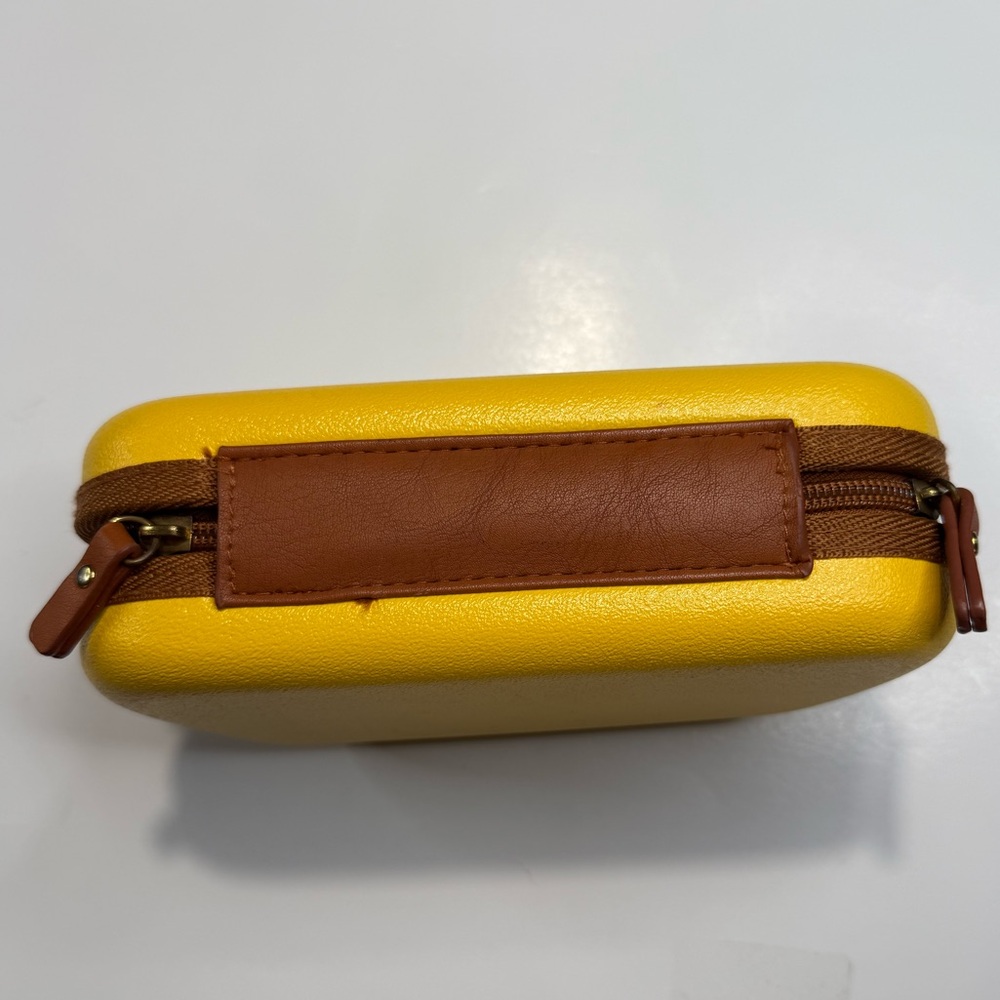 Bric's Yellow Travel Toiletry Hard Case For Qatar Airlines - Picture 2 of 4